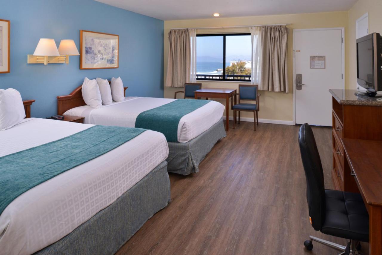 Edgewater Inn And Suites Писмо Бич Экстерьер фото