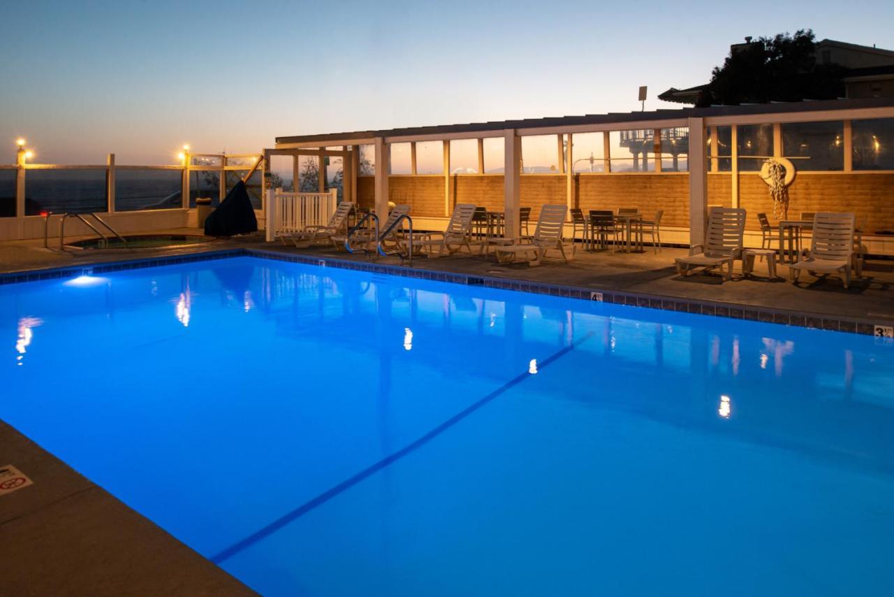 Edgewater Inn And Suites Писмо Бич Экстерьер фото