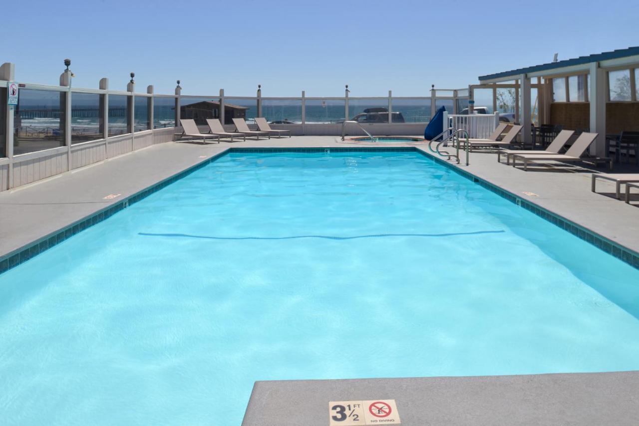 Edgewater Inn And Suites Писмо Бич Экстерьер фото