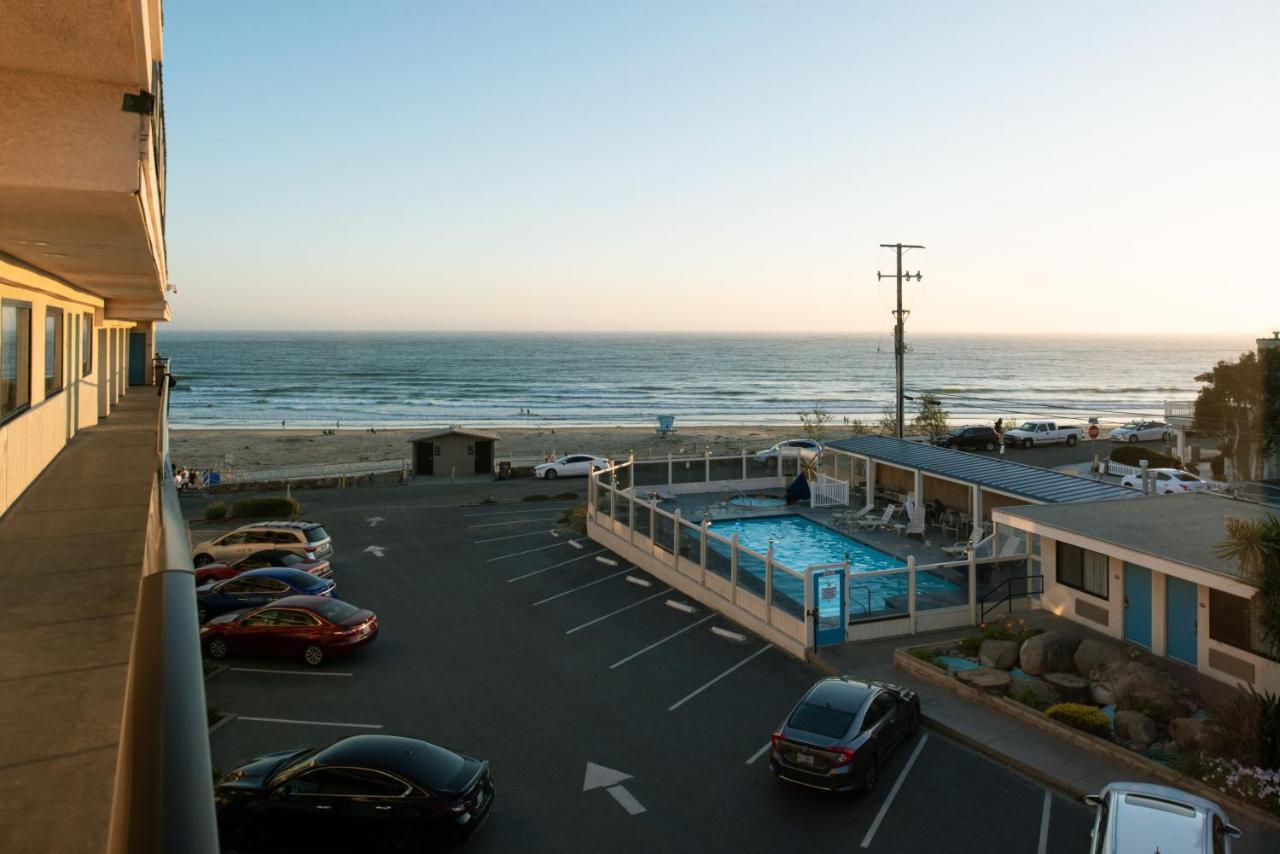 Edgewater Inn And Suites Писмо Бич Экстерьер фото