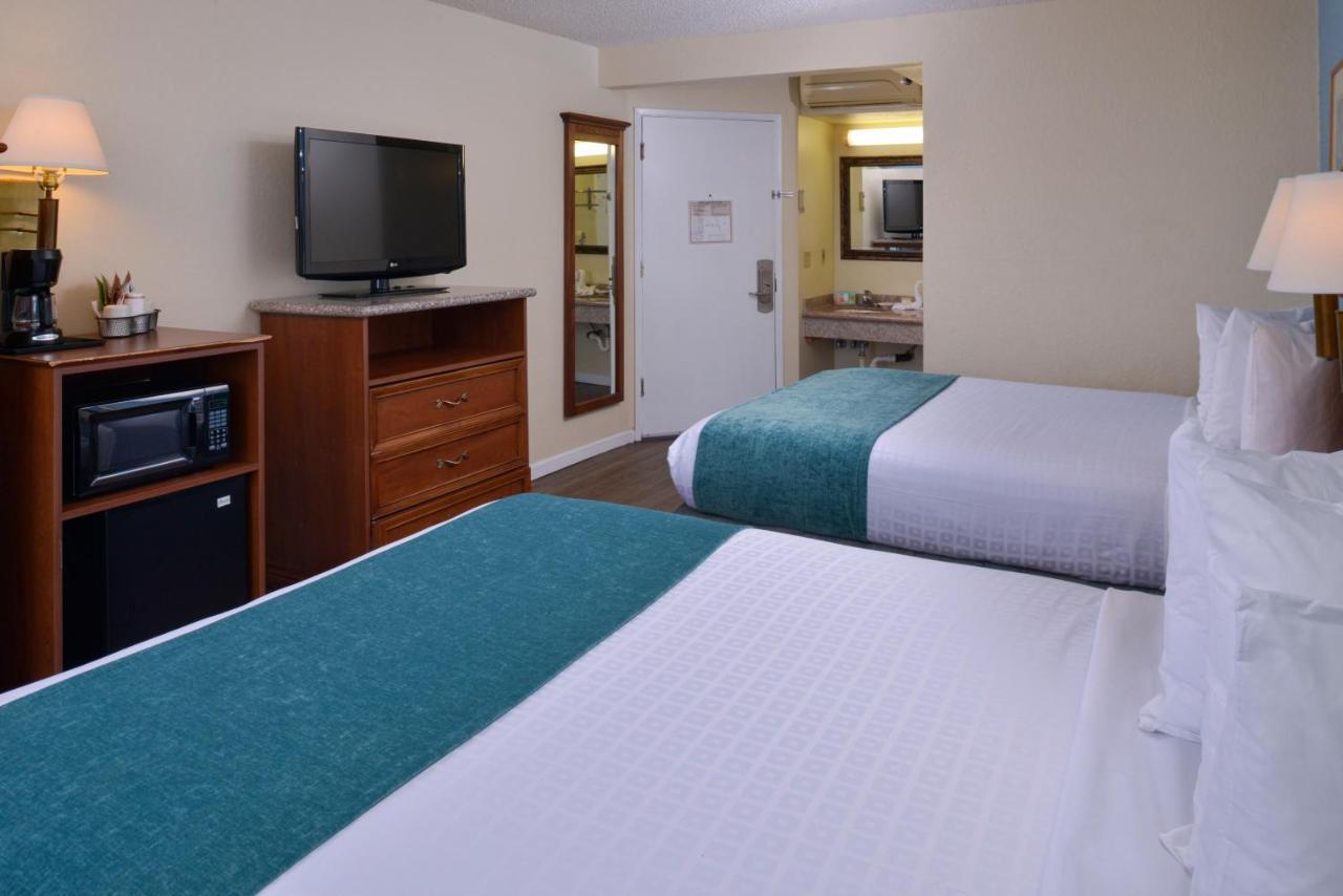 Edgewater Inn And Suites Писмо Бич Экстерьер фото