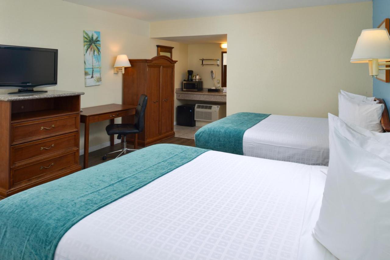 Edgewater Inn And Suites Писмо Бич Экстерьер фото